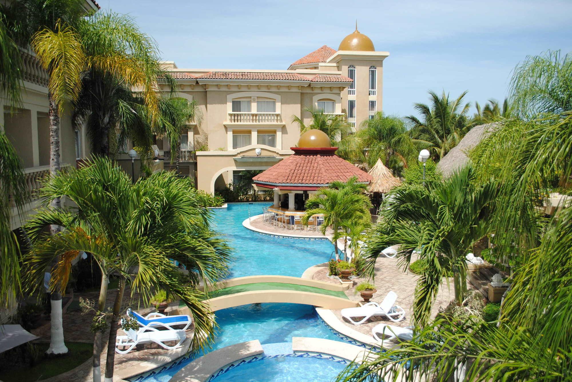 Hotel Quinta Real La Ceiba Exteriér fotografie